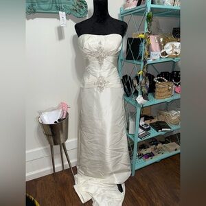 Elegant Ivory Strapless Gown with Embellishments